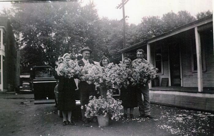 Lutesville Residents