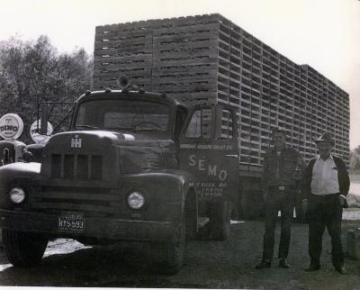 SEMO (Southeast Missouri) Pallet Co. Truck
